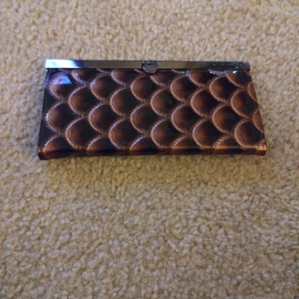 New 3d Wallet With Snap Clasp - image 1